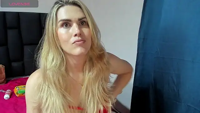 Snapshot of Aurora_doll23 chatting on 02.12.25 Aurora doll23 online show from 02.12.25