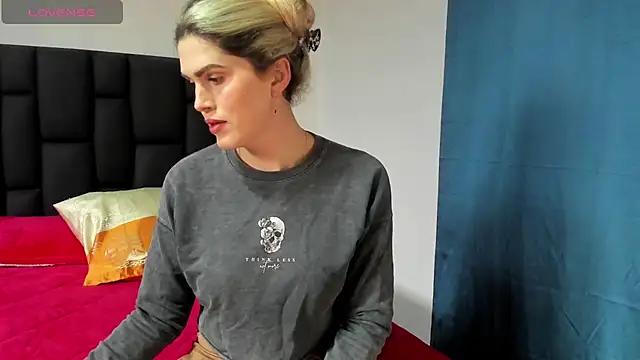 Snapshot of Aurora_doll23 chatting on 03.18.25 Aurora doll23 online show from 03.18.25