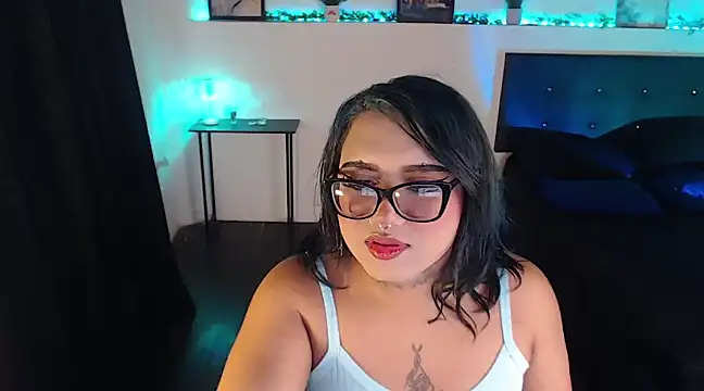 Snapshot of LiaScarlett chatting on 12.28.24 LiaScarlett online show from 12.28.24