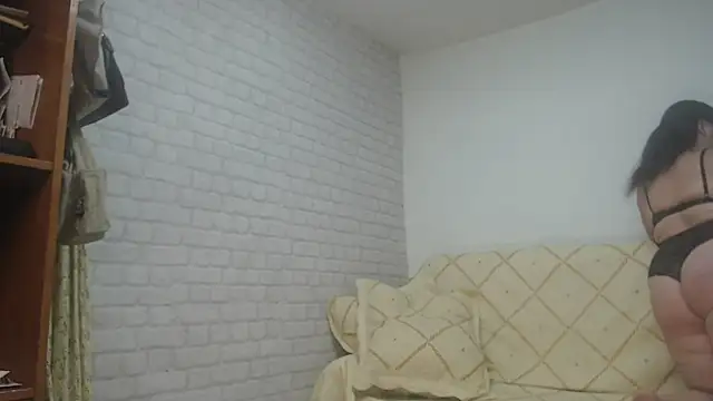 Snapshot of EmmaSquirt chatting on 02.06.25 EmmaSquirt online show from 02.06.25