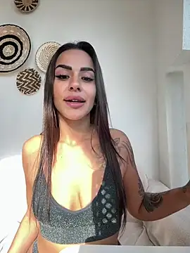 Snapshot of Alisa-Marie chatting on 12.13.24 Alisa-Marie online show from 12.13.24