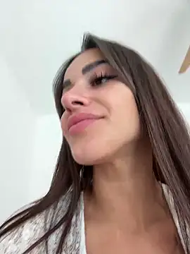 Snapshot of Alisa-Marie chatting on 02.04.25 Alisa-Marie online show from 02.04.25