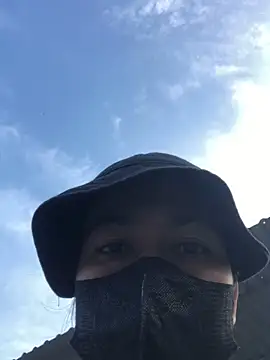 2HotAsain4u online show from 01.04.25