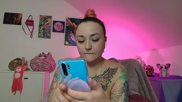 PinkHurricaneOfficial online show from 11.16.25