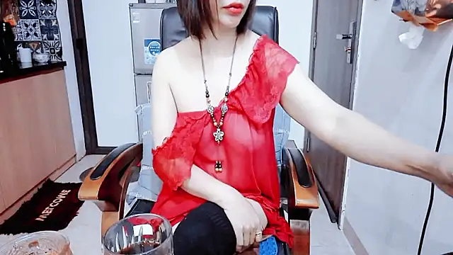 Snapshot of Miu-Le chatting on 02.22.26 Miu-Le online show from 02.22.26