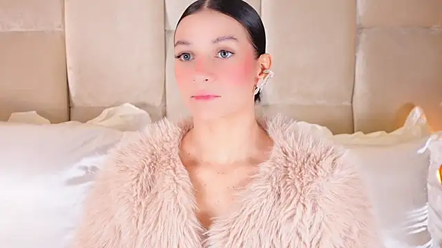 KiraKayleigh1 online show from 11.10.25