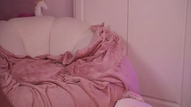 ClaraHazel online show from 09.11.25