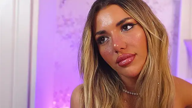 ClaraHazel online show from 10.02.25