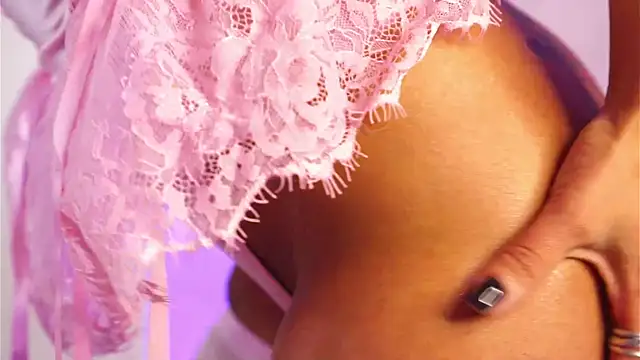 ClaraHazel online show from 11.05.25