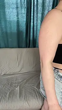 MrMrsRight online show from 03.18.25