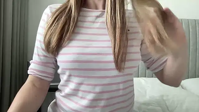 LisaFlower online show from 04.06.26