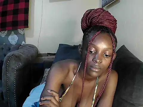 Snapshot of petite_clara24 chatting on 02.25.25 petite clara24 online show from 02.25.25