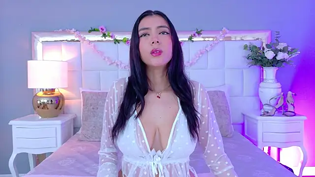 Julie Bennet online show from 10.09.25