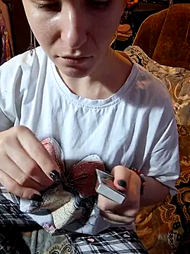  Kitti  online show from 12.05.25