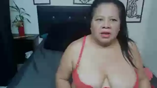 Snapshot of Shanttal0272 chatting on 11.29.25 Shanttal0272 online show from 11.29.25