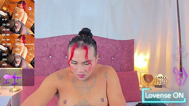 Snapshot of CristalSofiaHOT chatting on 11.21.25 CristalSofiaHOT online show from 11.21.25