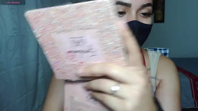 umarany online show from 10.18.25