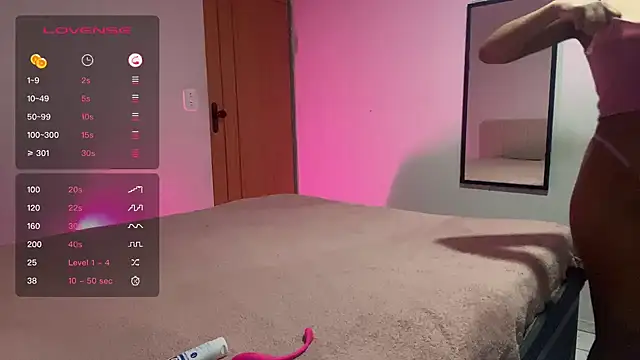 Snapshot of ninapego chatting on 01.20.25 ninapego online show from 01.20.25