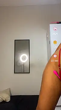 Snapshot of ninapego chatting on 03.14.25 ninapego online show from 03.14.25