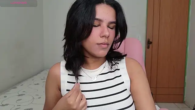 Snapshot of ninapego chatting on 11.02.25 ninapego online show from 11.02.25