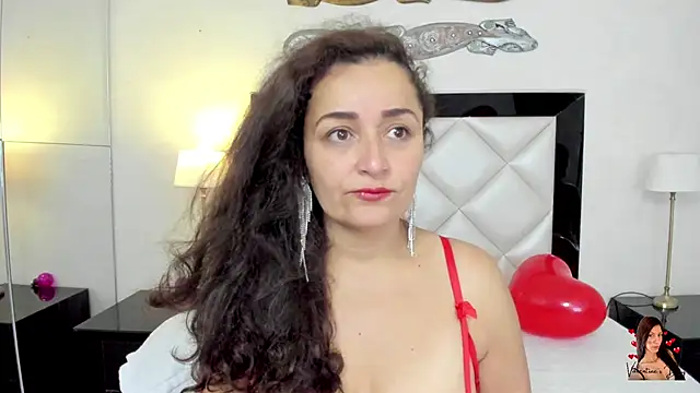  luna  sweet  online show from 02.14.25