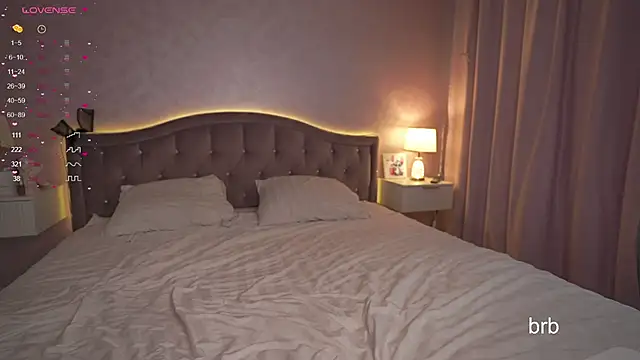 Snapshot of _Moon__Shine_ chatting on 04.03.26 Moon Shine online show from 04.03.26