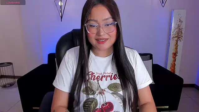 AmberLewis  online show from 03.04.25