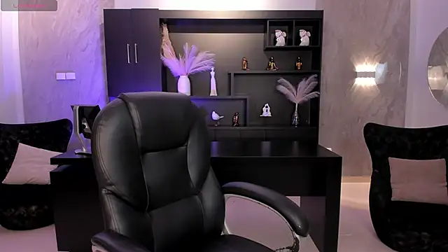 AmberLewis  online show from 11.25.25