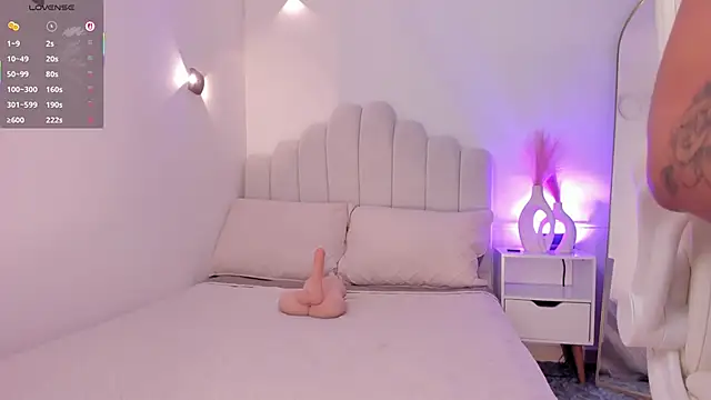 Snapshot of AmberLewis_ chatting on 04.24.26 AmberLewis online show from 04.24.26