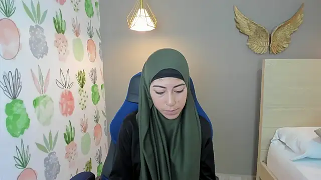 chaymae nah  online show from 12.12.24