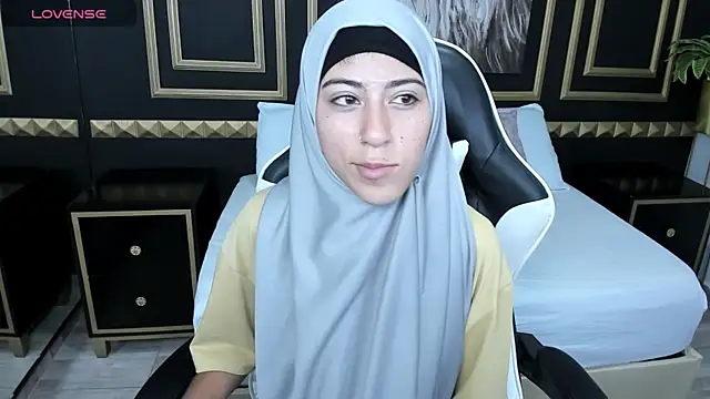 chaymae nah  online show from 12.17.24