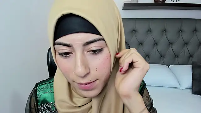 chaymae nah  online show from 01.17.25