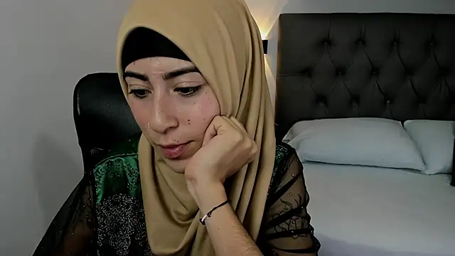 chaymae nah  online show from 01.17.25