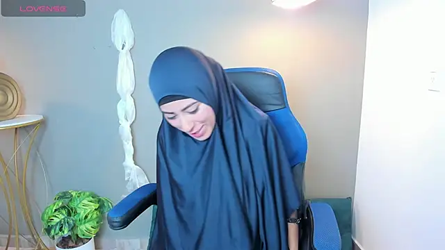 chaymae nah  online show from 02.05.25