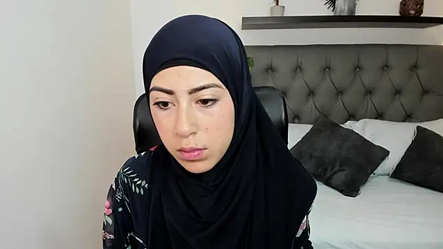 chaymae nah  online show from 03.07.25