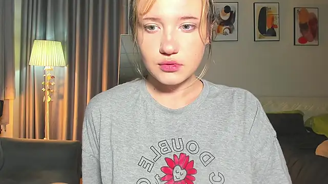 HanahCute online show from 02.25.25