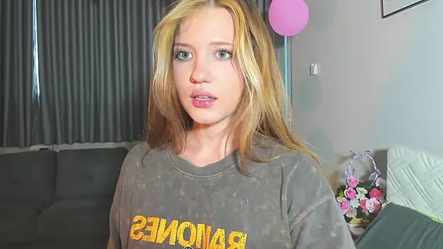 HanahCute online show from 03.14.25