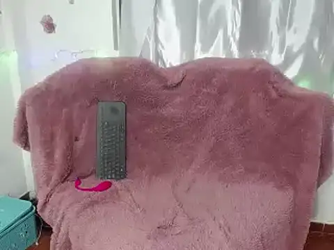 ameliefederline11 online show from 12.30.24