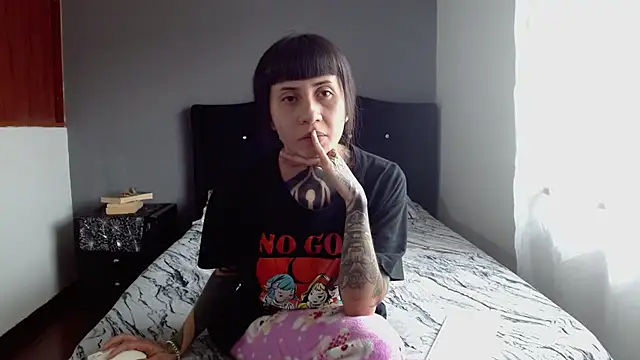 Emilia 1995 online show from 06.18.26