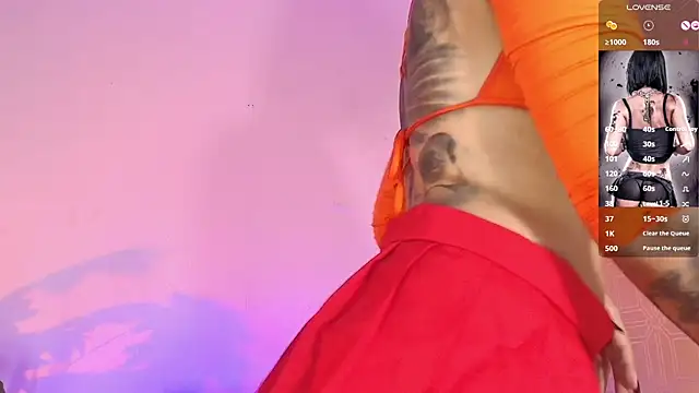 Snapshot of ABRILFACCINI chatting on 10.02.25 ABRILFACCINI online show from 10.02.25