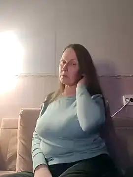 Evelina cute online show from 01.12.25