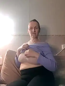 Evelina cute online show from 01.14.25