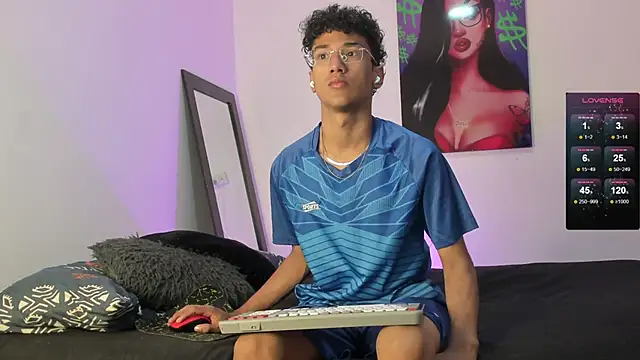 harrytwink18 online show from 02.20.25