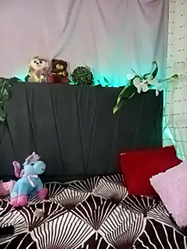 Snapshot of Devilnia9 chatting on 02.28.25 Devilnia9 online show from 02.28.25