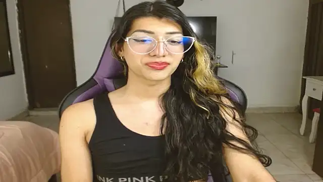 engielphoenis14 online show from 01.31.25