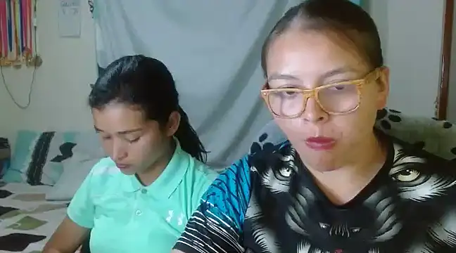 Snapshot of clayre_and_jill chatting on 01.31.25 clayre and jill online show from 01.31.25