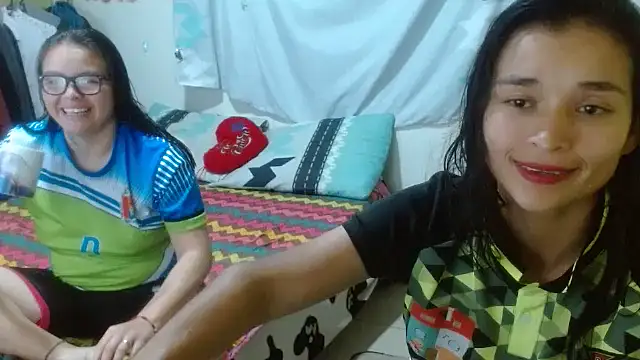 Snapshot of clayre_and_jill chatting on 09.09.25 clayre and jill online show from 09.09.25