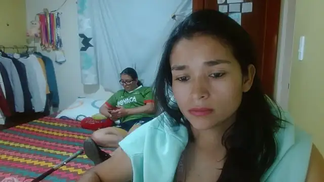 Snapshot of clayre_and_jill chatting on 10.01.25 clayre and jill online show from 10.01.25