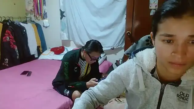 Snapshot of clayre_and_jill chatting on 10.15.25 clayre and jill online show from 10.15.25