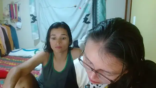 Snapshot of clayre_and_jill chatting on 12.19.25 clayre and jill online show from 12.19.25